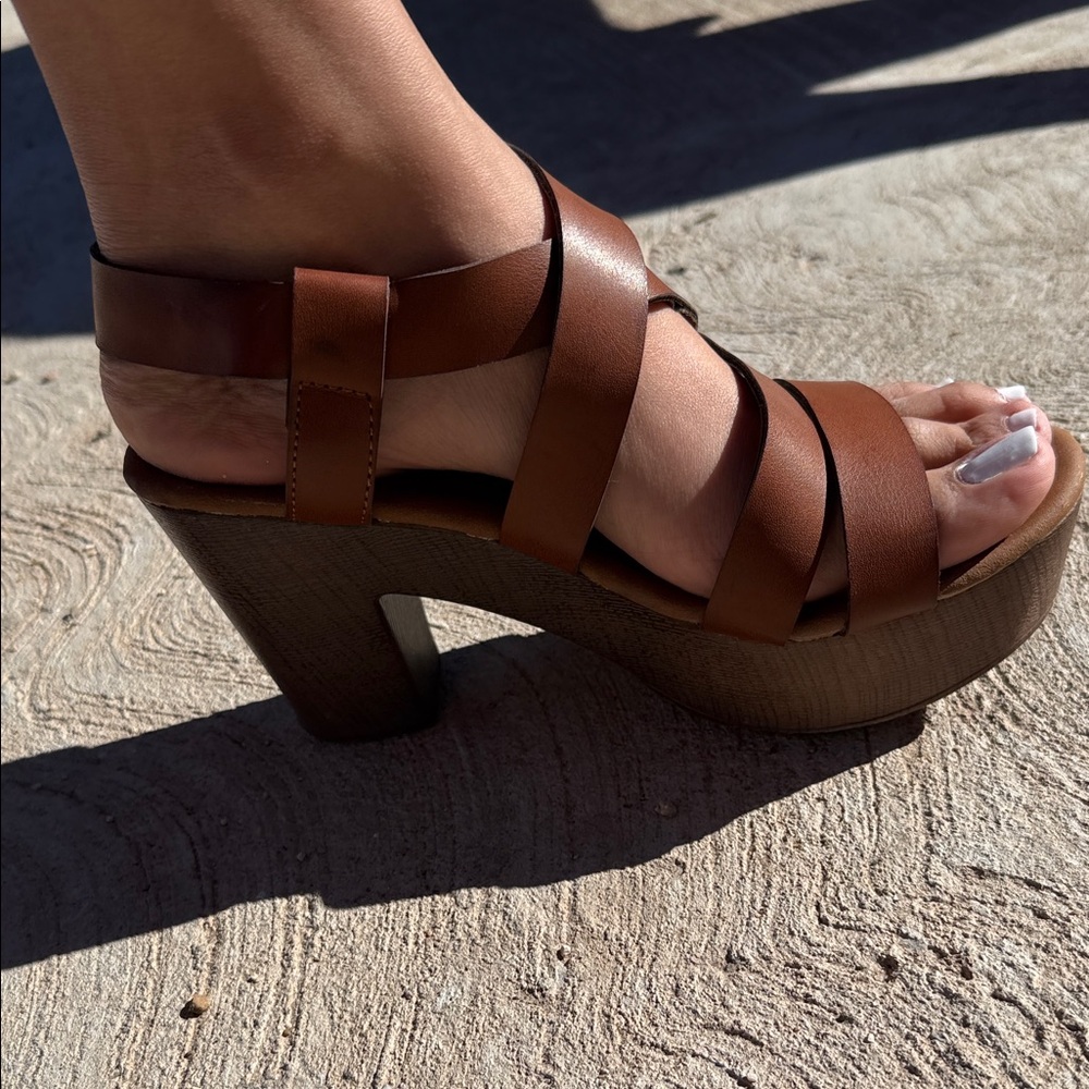 TOP Moda Chestnut Strappy Platform Sandals